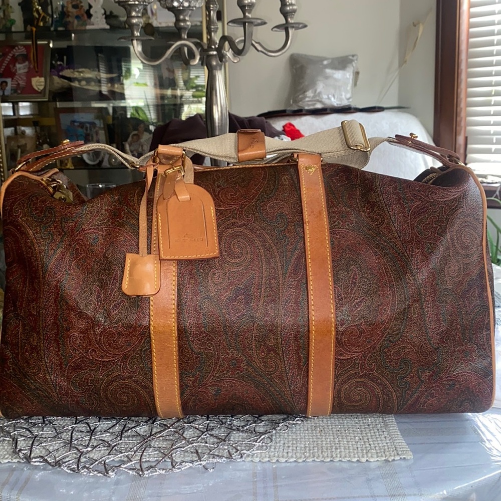 ETRO Duffle bag w/ luggage tag & lock and key. EUC! - Picture 1 of 17